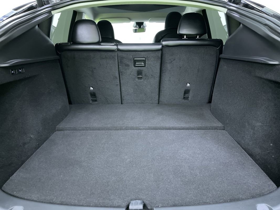 Used 2024 Tesla Model Y Long Range image 29