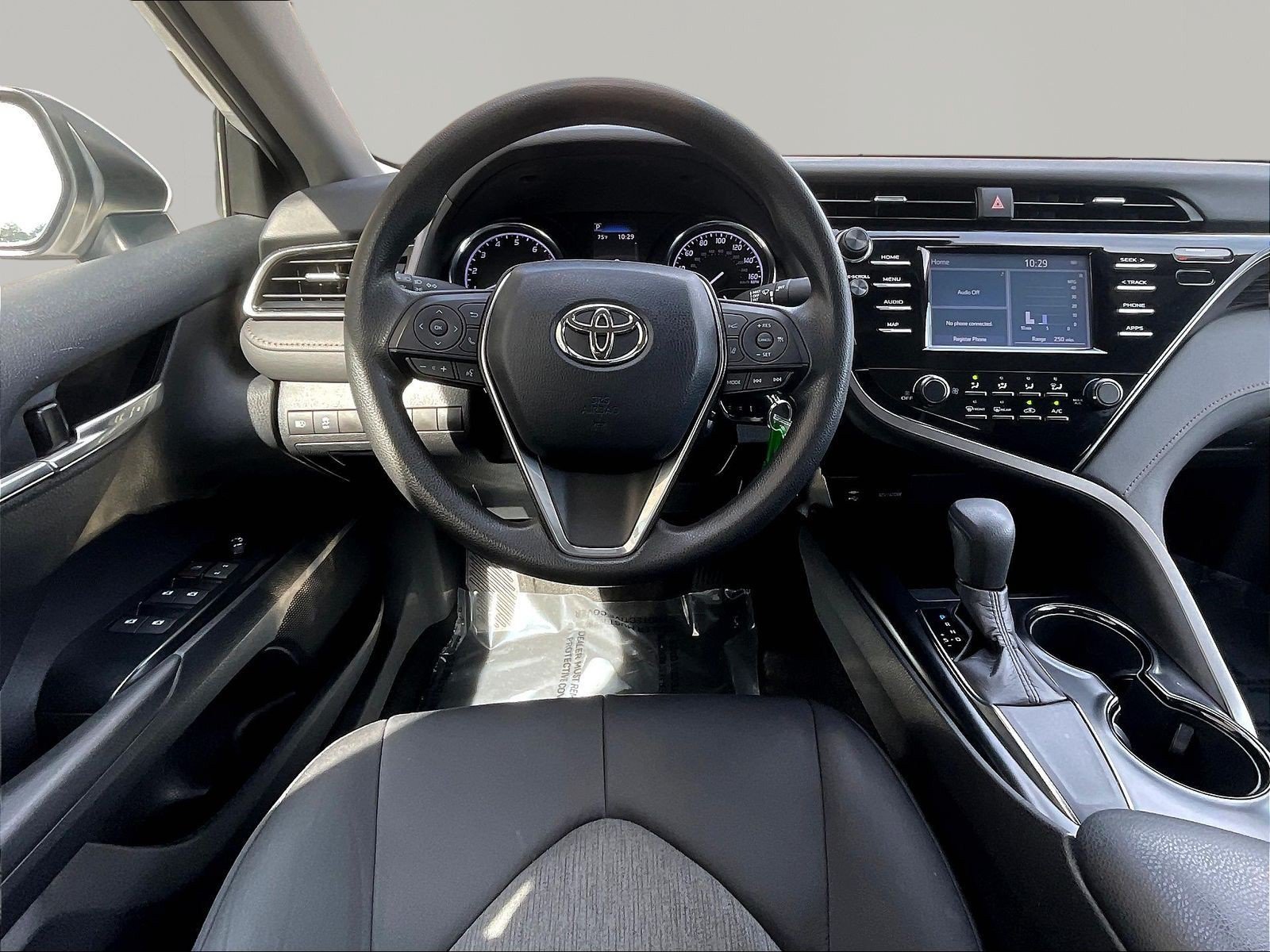 Used 2019 Toyota Camry LE FWD image 8