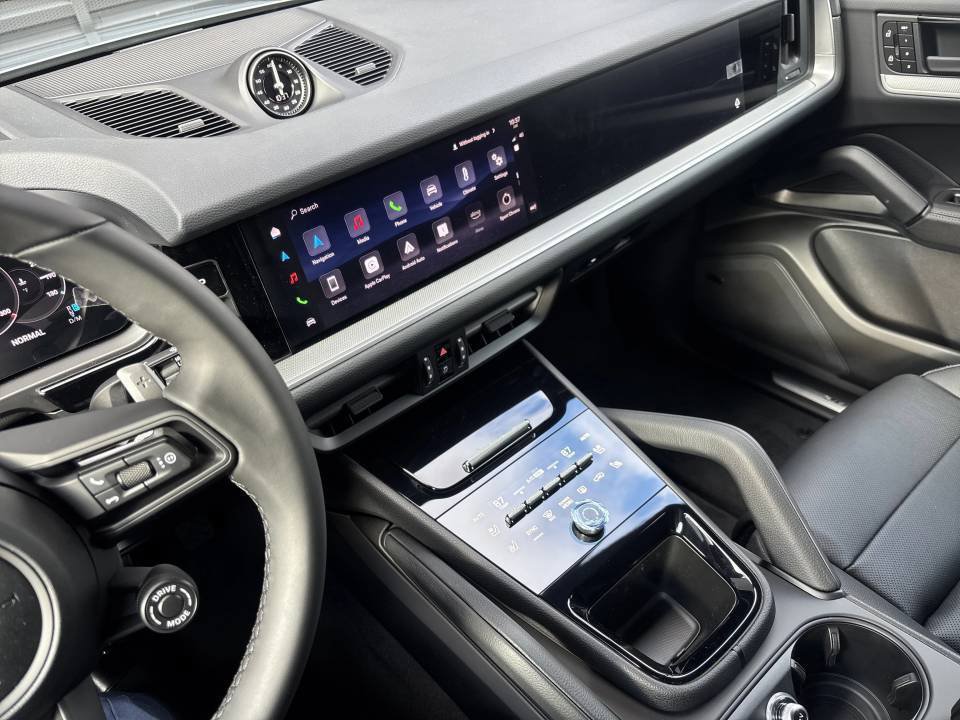 Certified 2026 Porsche Cayenne AWD/4WD image 20