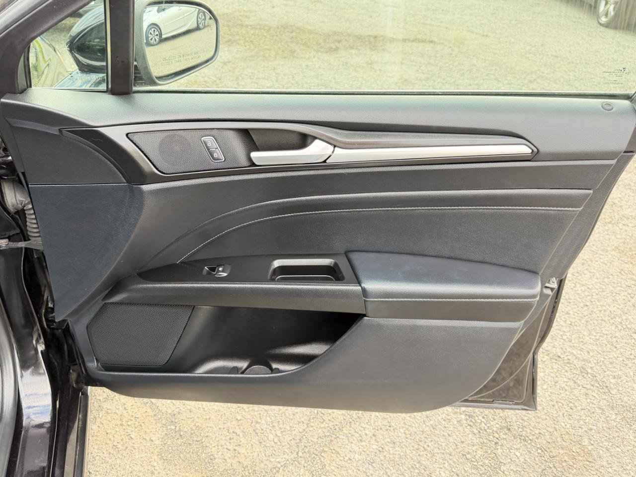 Used 2019 Ford Fusion Energi Titanium FWD image 46