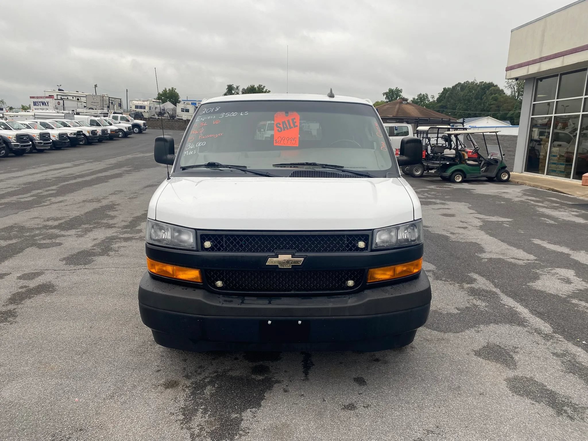 Used 2018 Chevrolet Express 3500 LS RWD image 2
