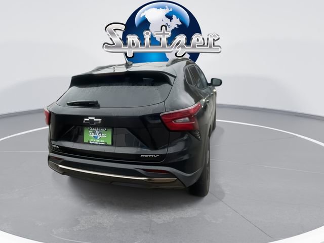 Used 2024 Chevrolet Trax ACTIV w/ Driver Confidence Package image 2