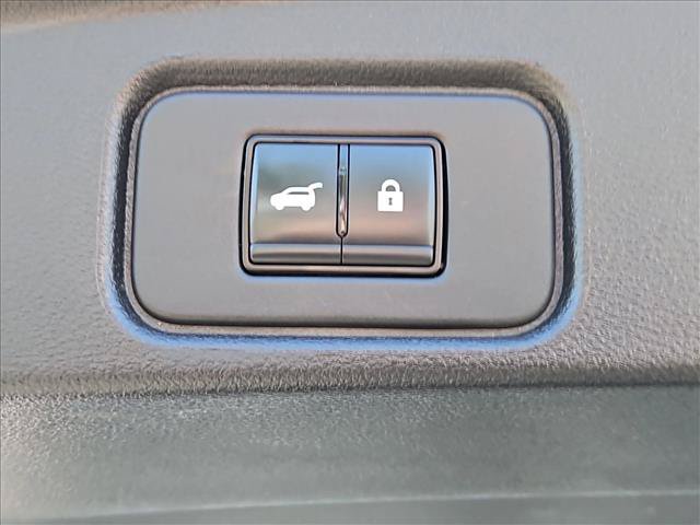 Used 2023 Nissan Pathfinder Platinum w/ Black Appearance Package FWD image 7