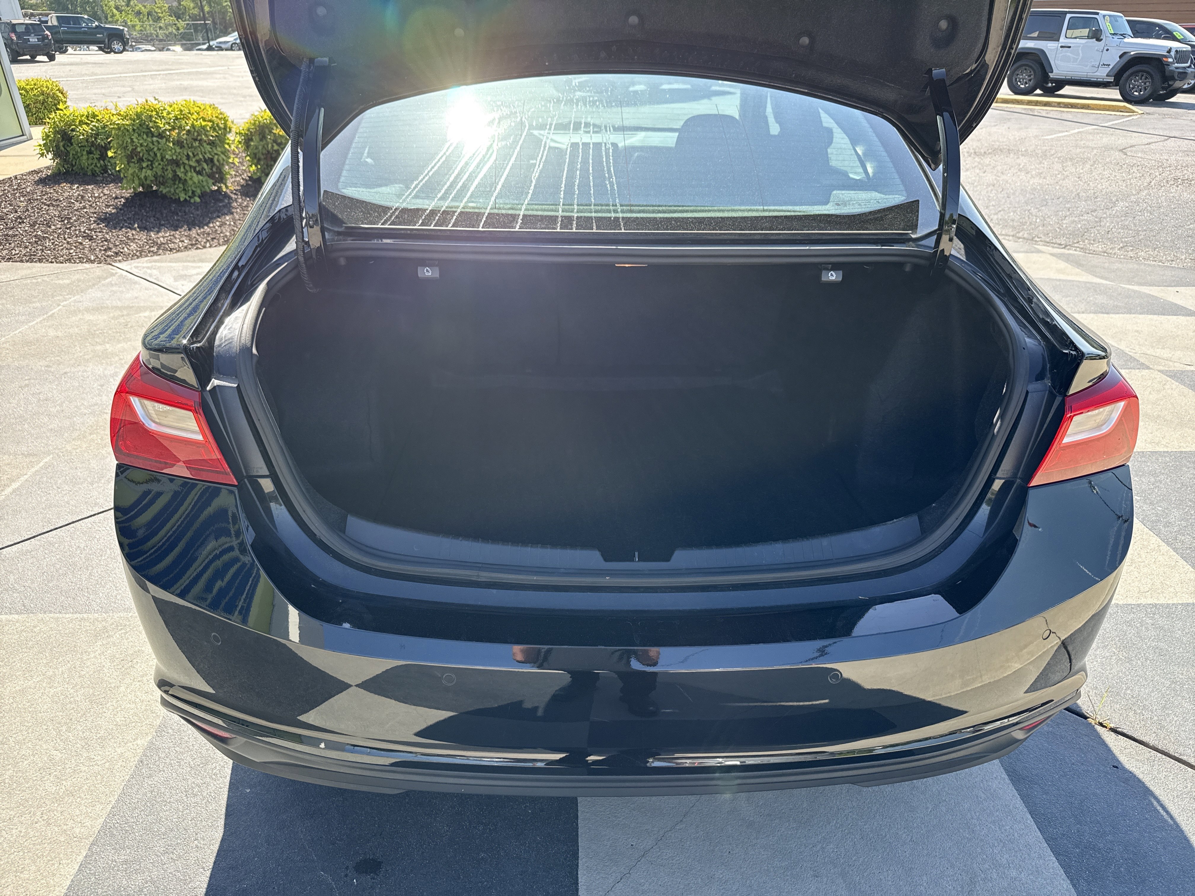 Used 2025 Chevrolet Malibu LT FWD image 32