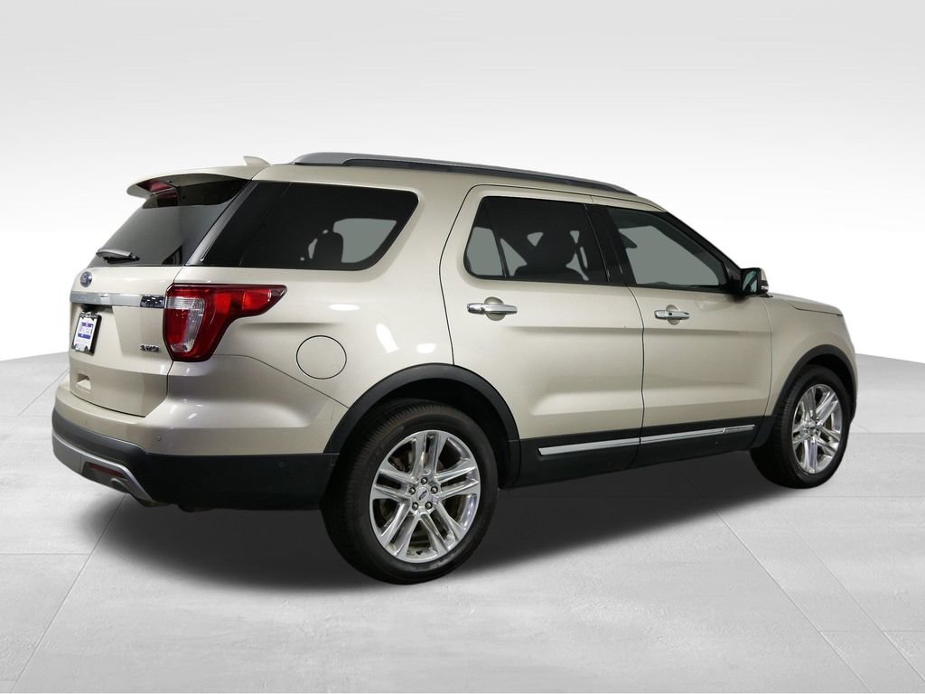 Used 2017 Ford Explorer Limited w/ Equipment Group 301A AWD/4WD image 9