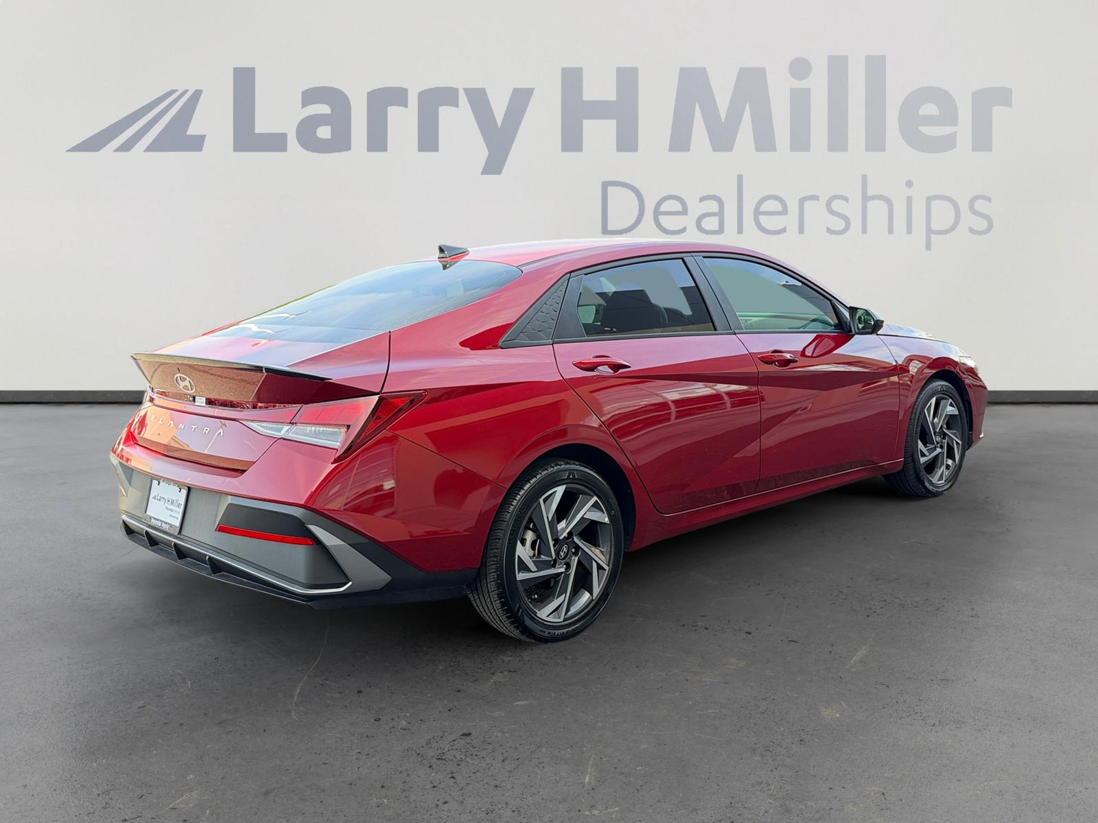 Certified 2025 Hyundai Elantra Sport FWD image 5