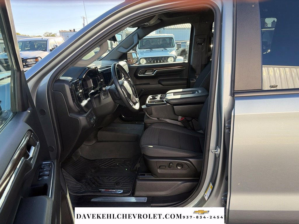Used 2024 Chevrolet Silverado 1500 LT AWD/4WD image 19