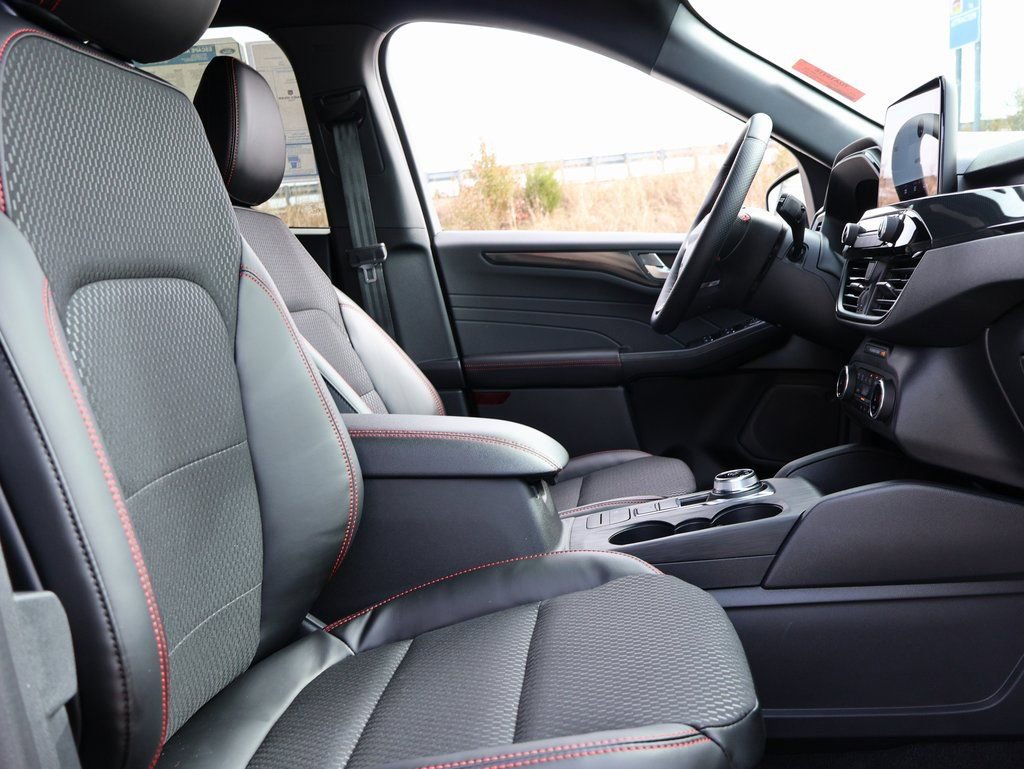 New 2026 Ford Escape ST-Line w/ Cold Weather Package image 9