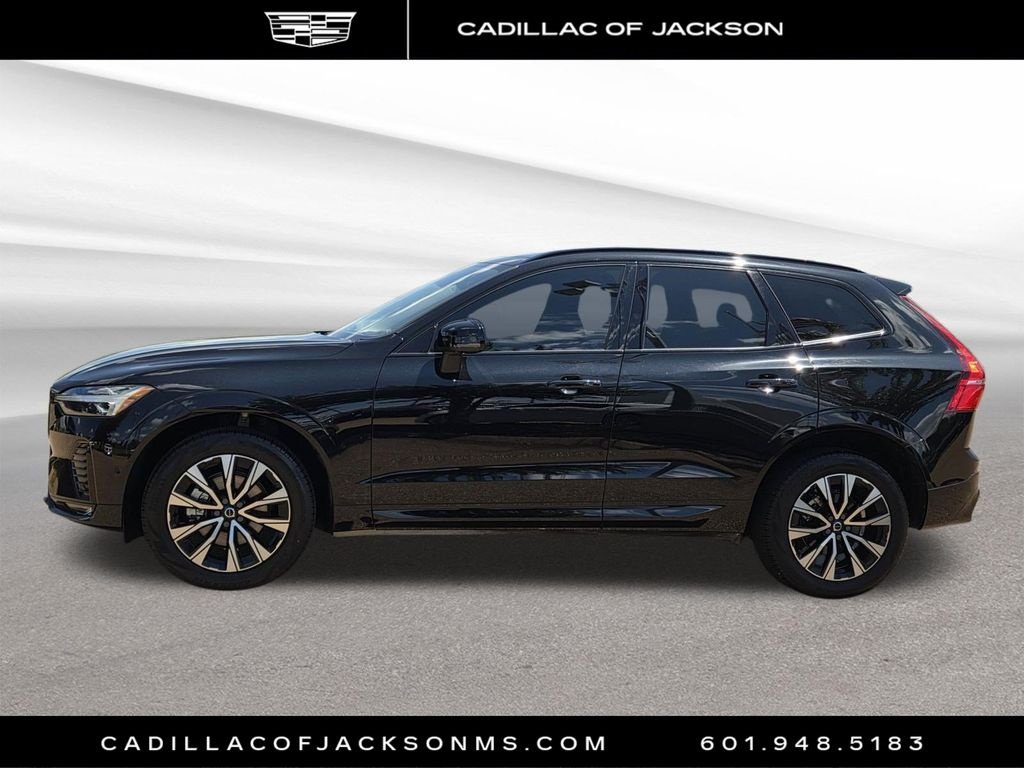 Used 2025 Volvo XC60 B5 Plus AWD/4WD image 9