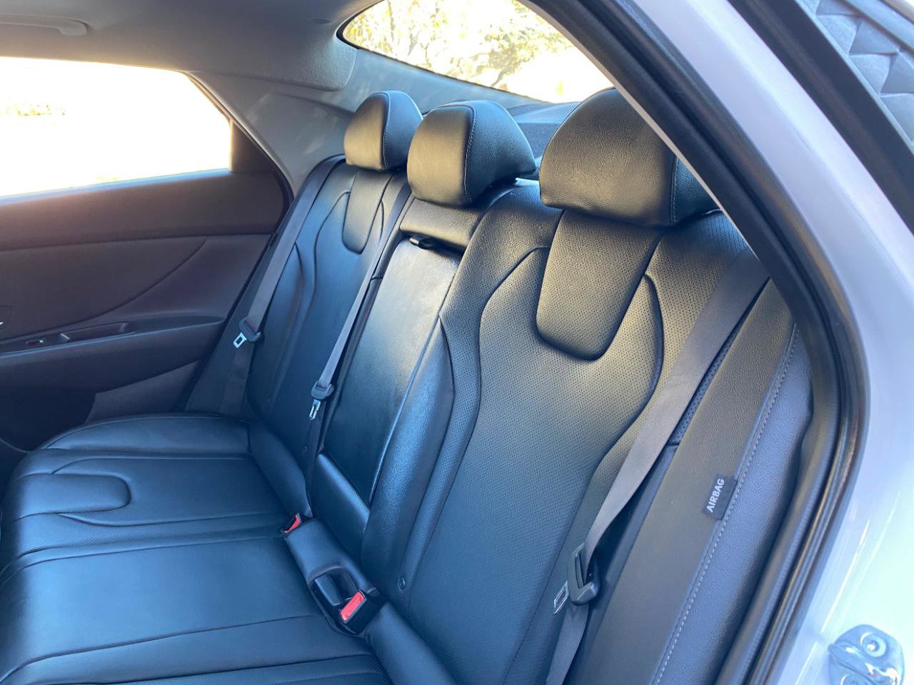 Used 2025 Hyundai Elantra Limited image 35