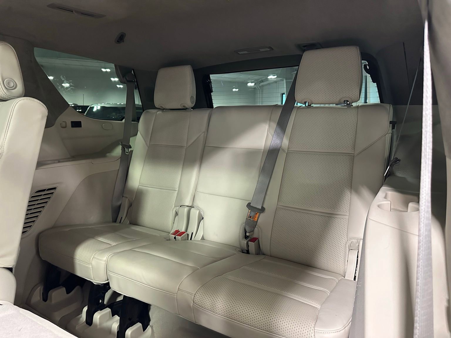 Used 2024 Cadillac Escalade Sport Platinum w/ LPO, ONYX Package AWD/4WD image 46
