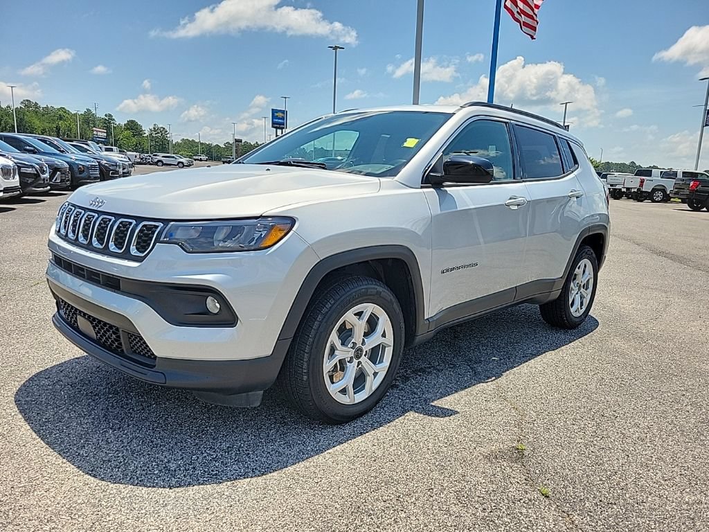 Used 2025 Jeep Compass Latitude