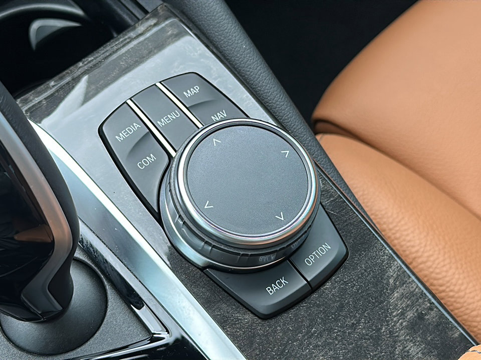 Certified 2023 BMW 530e xDrive w/ Premium Package image 36