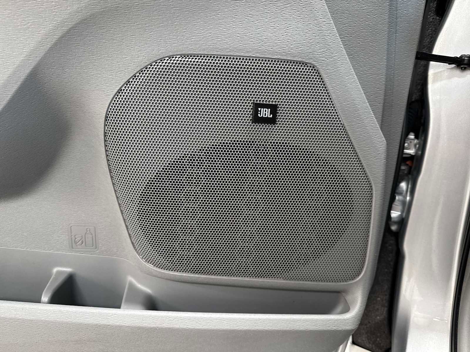 Used 2014 Toyota Sienna Limited w/ Limited Premium Package image 27