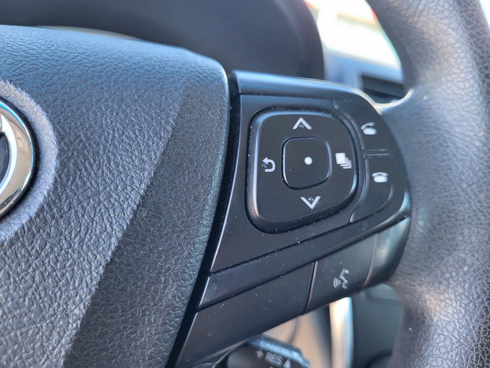 Used 2016 Toyota Camry LE image 26