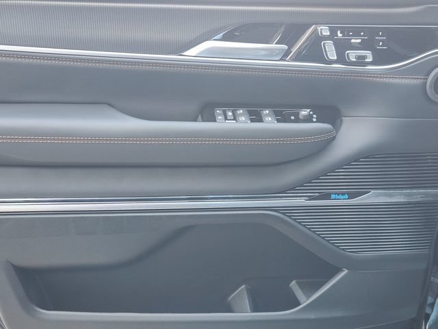 New 2026 Jeep Grand Wagoneer Summit AWD/4WD image 19