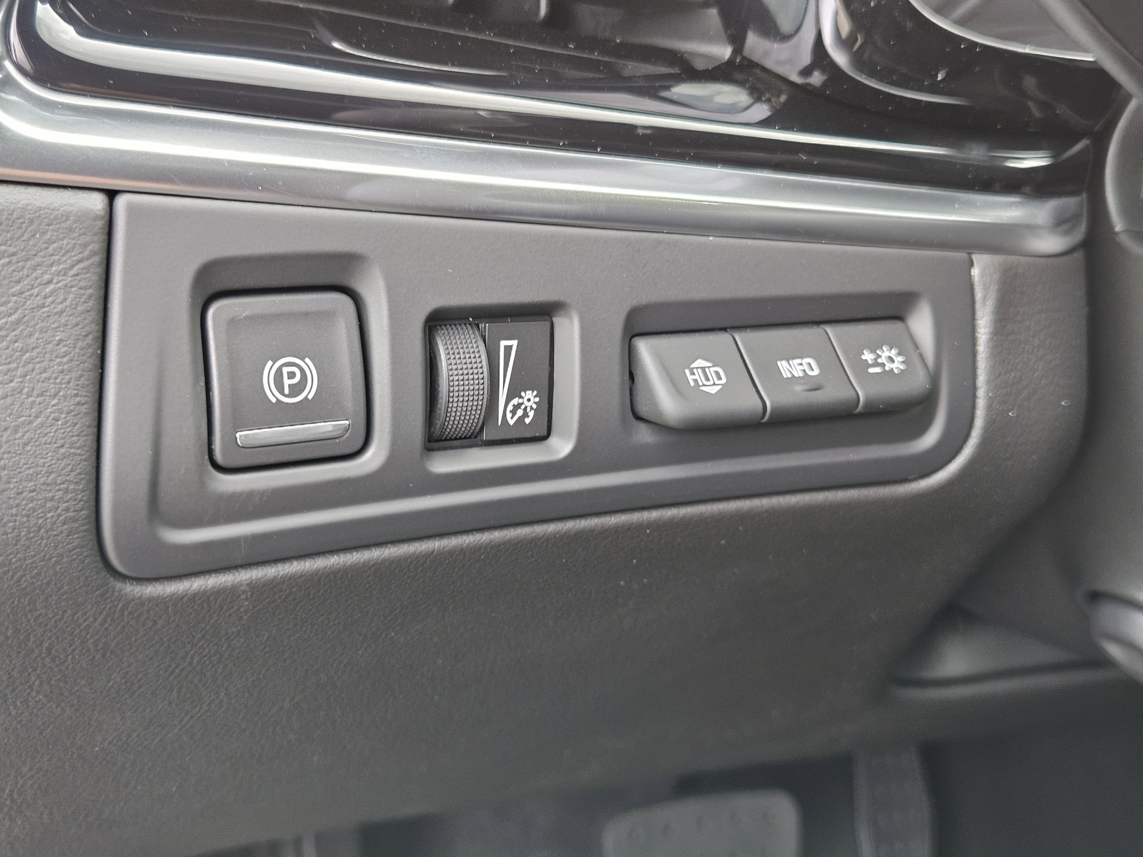 New 2025 Cadillac XT6 Premium Luxury w/ Technology Package FWD image 23