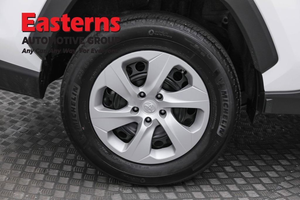 Used 2024 Toyota RAV4 LE image 30