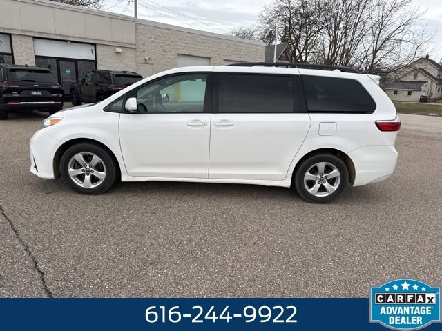 Used 2018 Toyota Sienna LE image 9