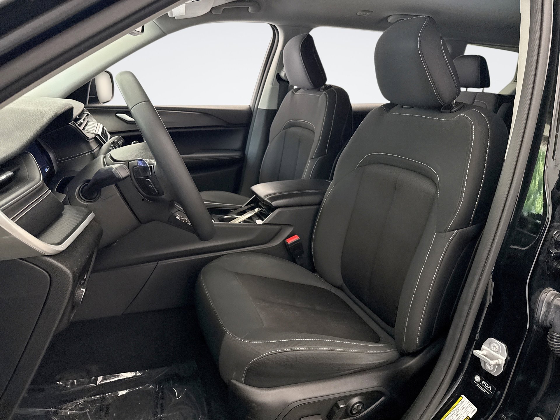 Used 2023 Jeep Grand Cherokee L Laredo image 11