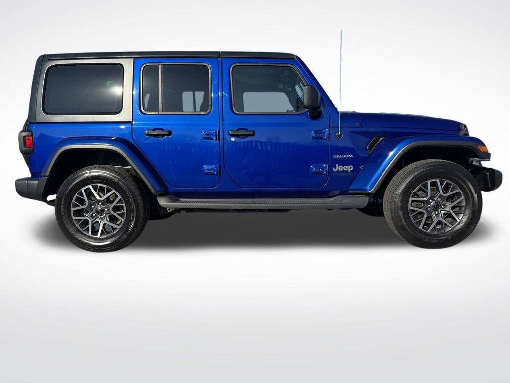 Used 2019 Jeep Wrangler Unlimited Sahara image 2