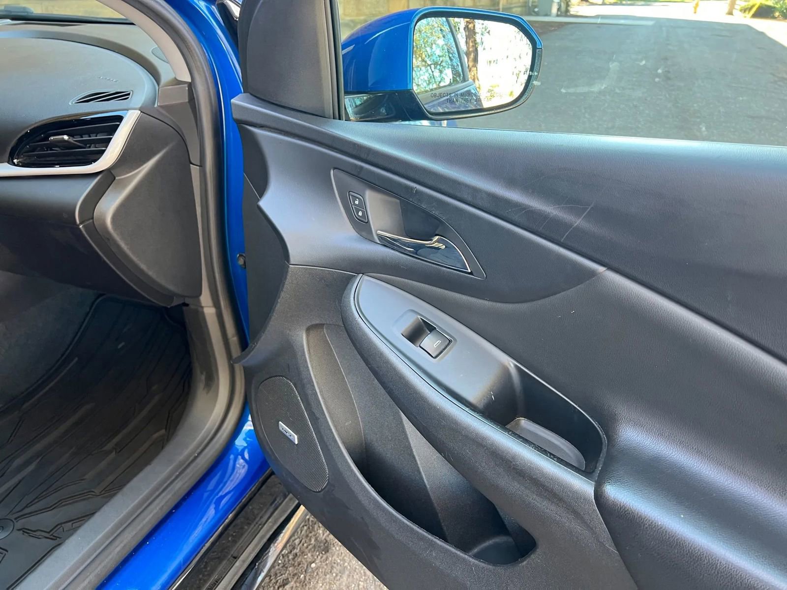 Used 2017 Chevrolet Volt LT w/ Comfort Package image 34