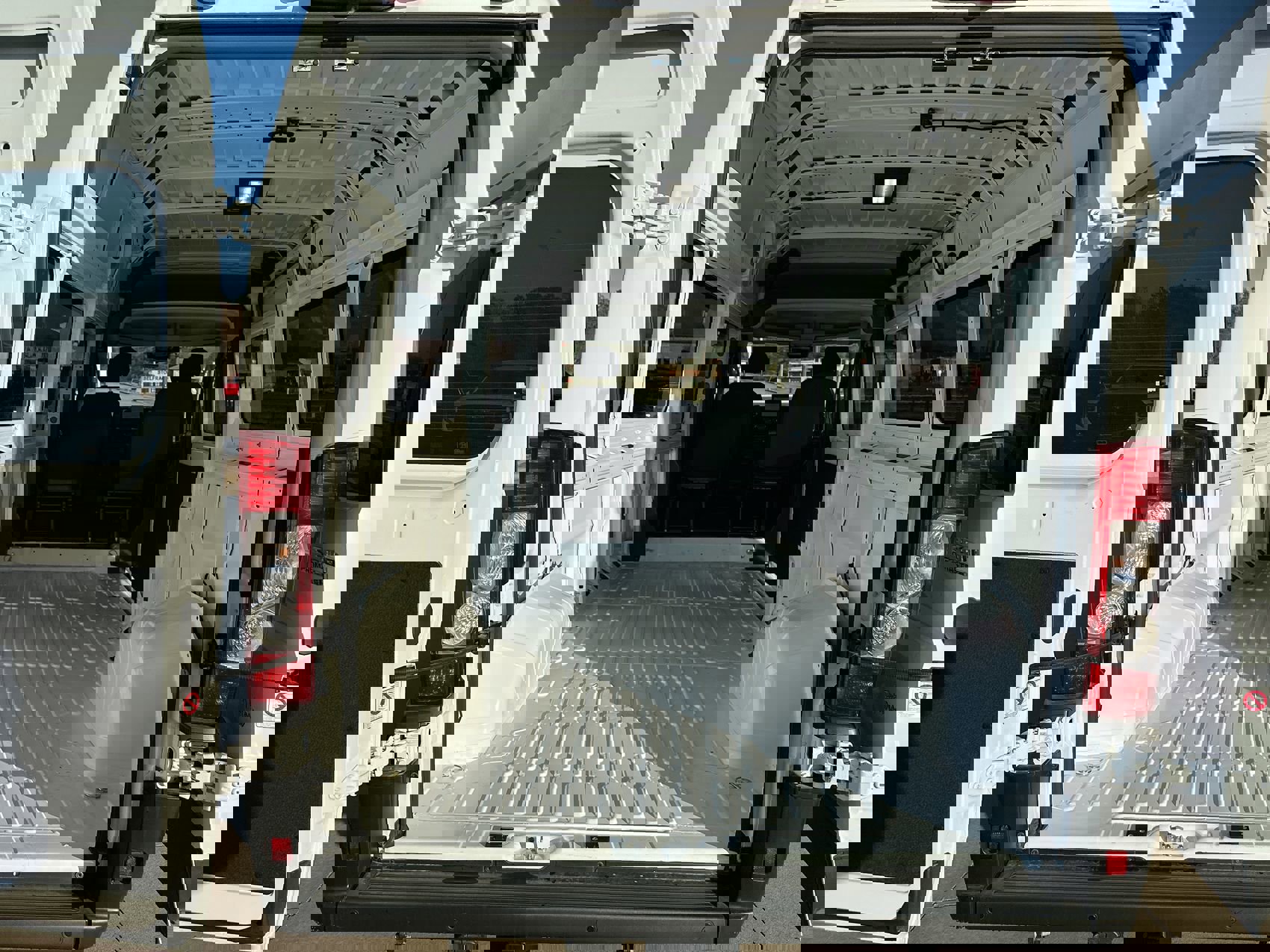 New 2026 RAM ProMaster 2500 w/ Quick Order Package 22H SLT+ image 24