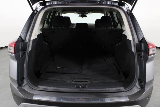 Certified 2022 Nissan Rogue SV FWD image 18