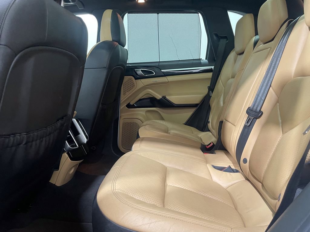 Used 2016 Porsche Cayenne AWD/4WD image 20