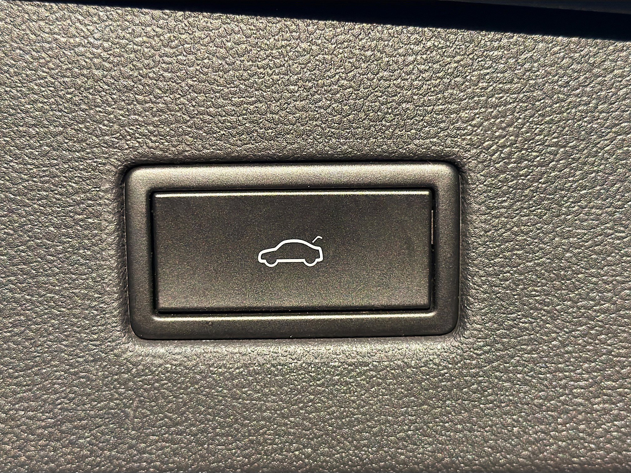 Used 2019 Volkswagen Tiguan SE image 12