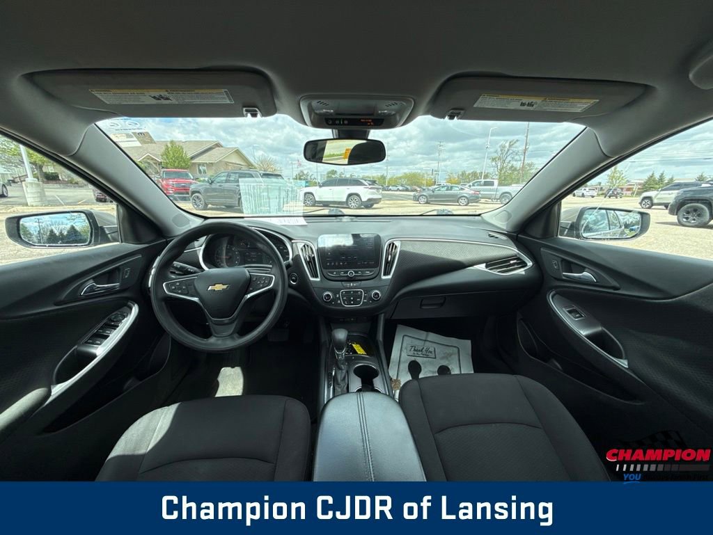 Used 2022 Chevrolet Malibu LT FWD image 2