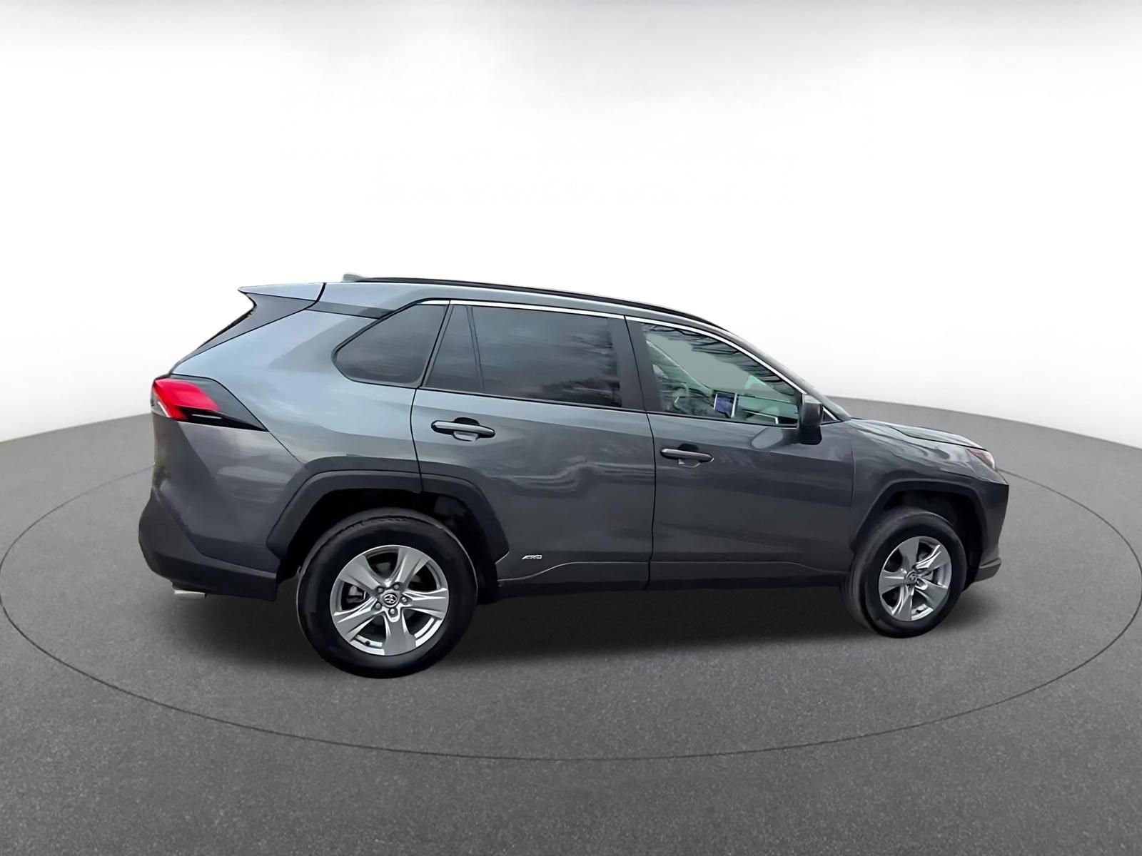 Used 2025 Toyota RAV4 LE AWD/4WD image 15