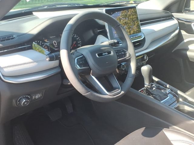 Used 2025 Jeep Compass Limited AWD/4WD image 7