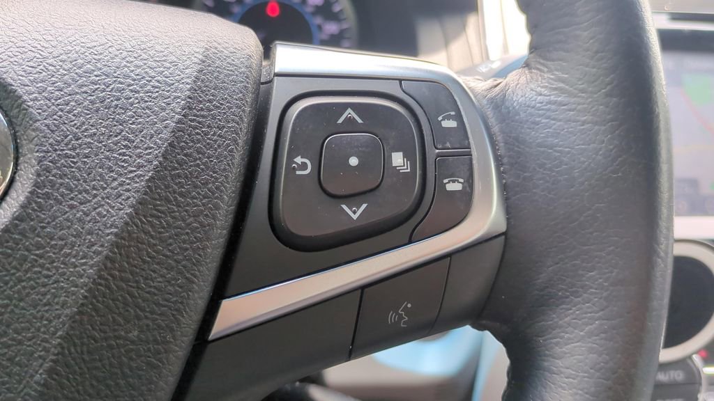 Used 2015 Toyota Camry XLE w/ Moonroof Package FWD image 21