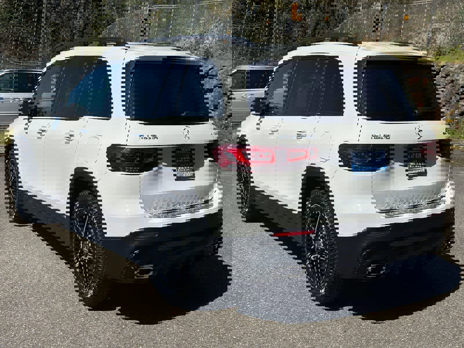 Used 2021 Mercedes-Benz GLB 250 4MATIC image 3