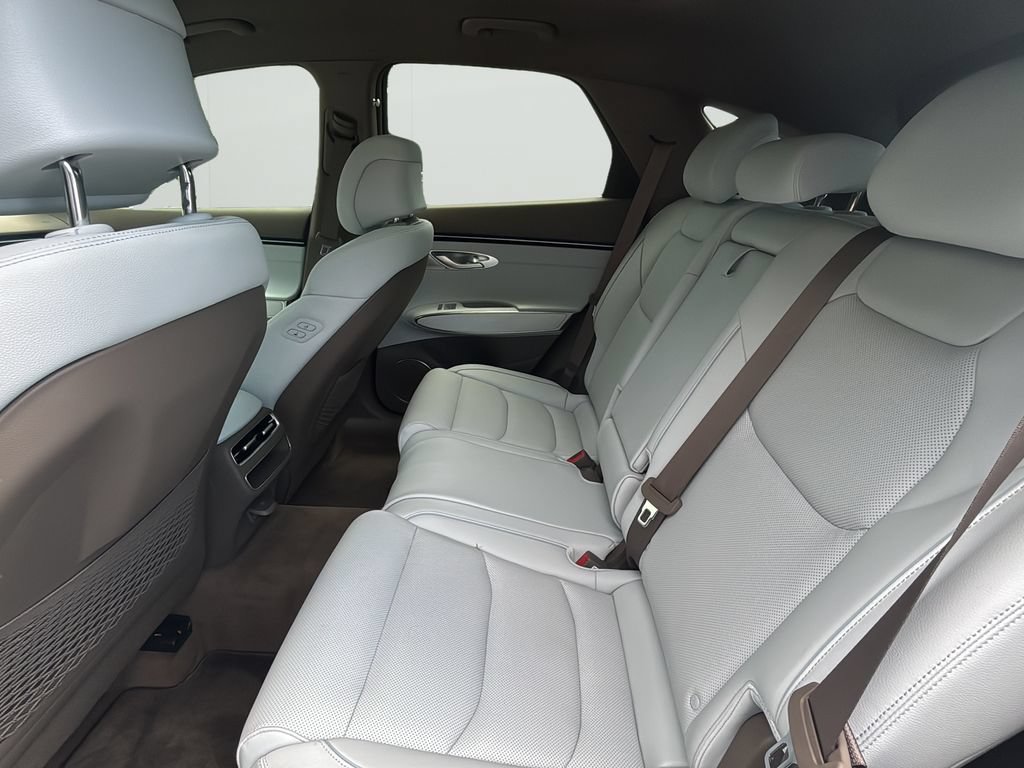 Certified 2026 Genesis GV70 2.5T Advanced AWD/4WD image 16