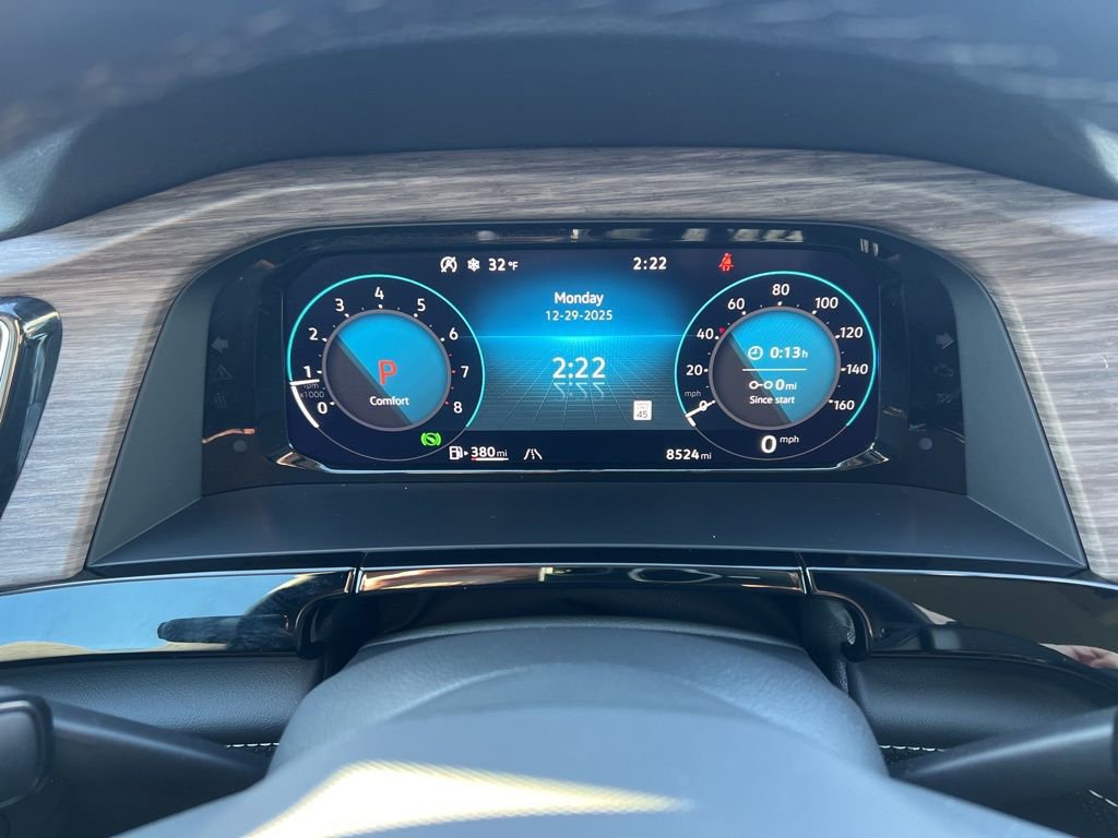 Used 2024 Volkswagen Atlas SEL Premium R-Line image 17