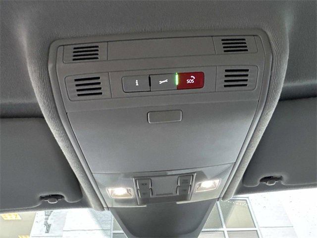 Used 2024 Volkswagen Tiguan SE image 19