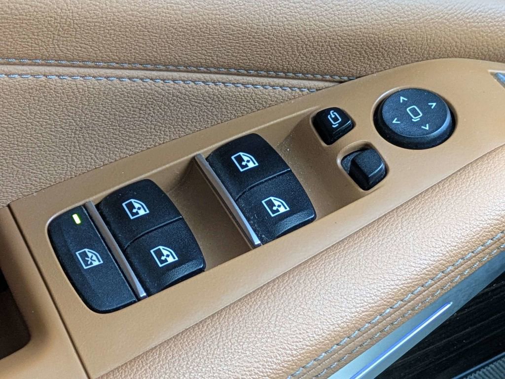 Used 2021 BMW X5 xDrive40i w/ M Sport Package image 25