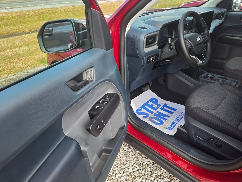 New 2025 Ford Maverick XLT w/ XLT Luxury Package image 6