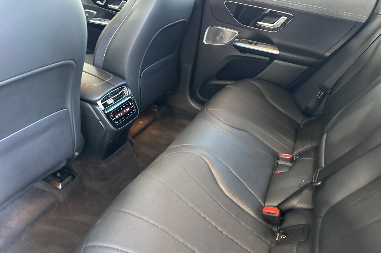 Certified 2023 Mercedes-Benz EQE 500 4MATIC SUV image 31