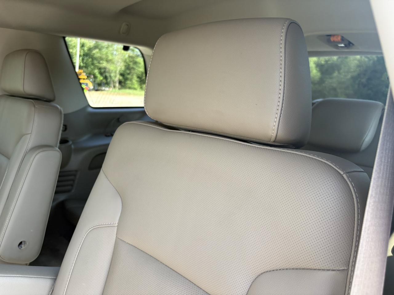 Used 2015 GMC Yukon SLT w/ Open Road Package AWD/4WD image 37