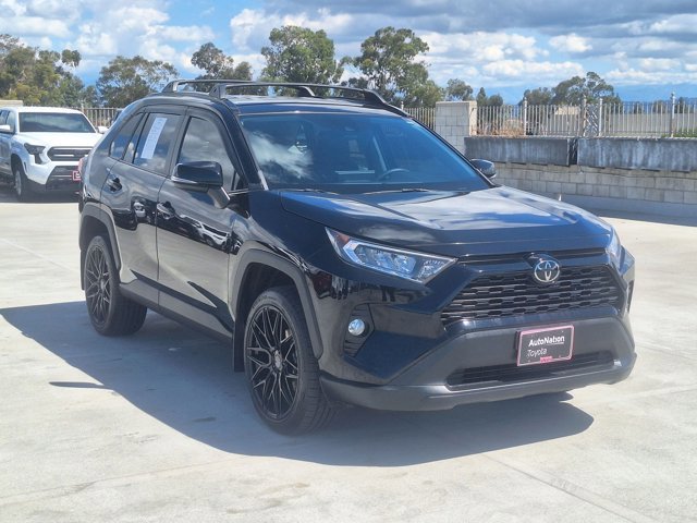 Used 2021 Toyota RAV4 XLE image 3
