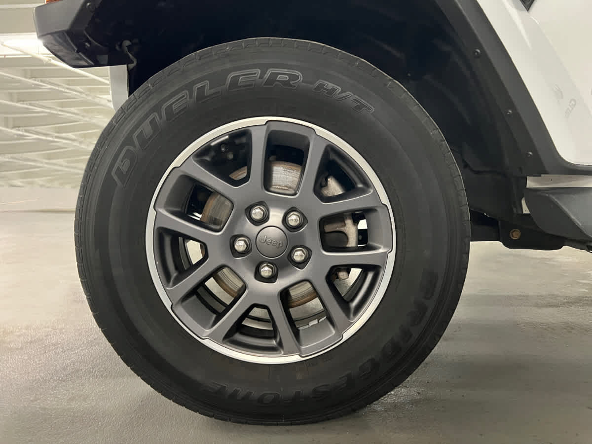 Used 2020 Jeep Gladiator Overland AWD/4WD image 8
