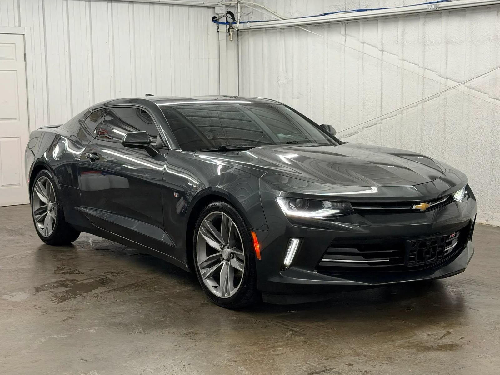 Used 2018 Chevrolet Camaro LT RWD image 1