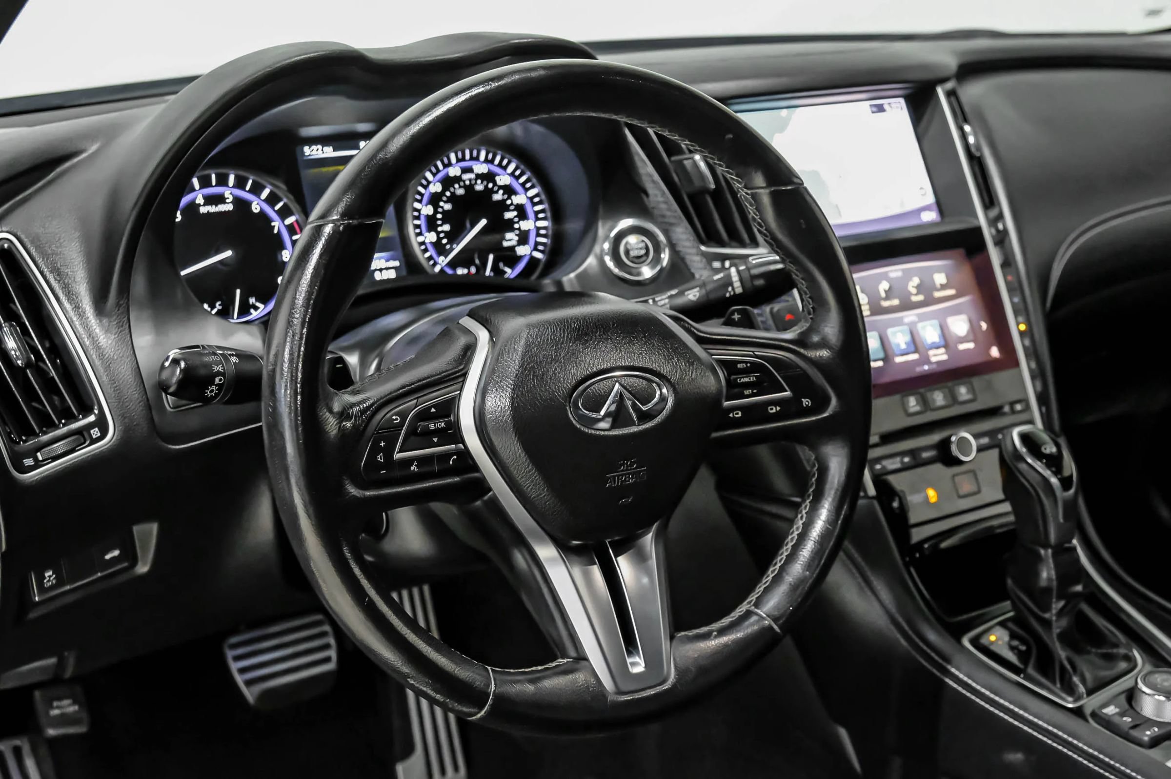 Used 2017 INFINITI Q60 Red Sport 400 RWD image 23