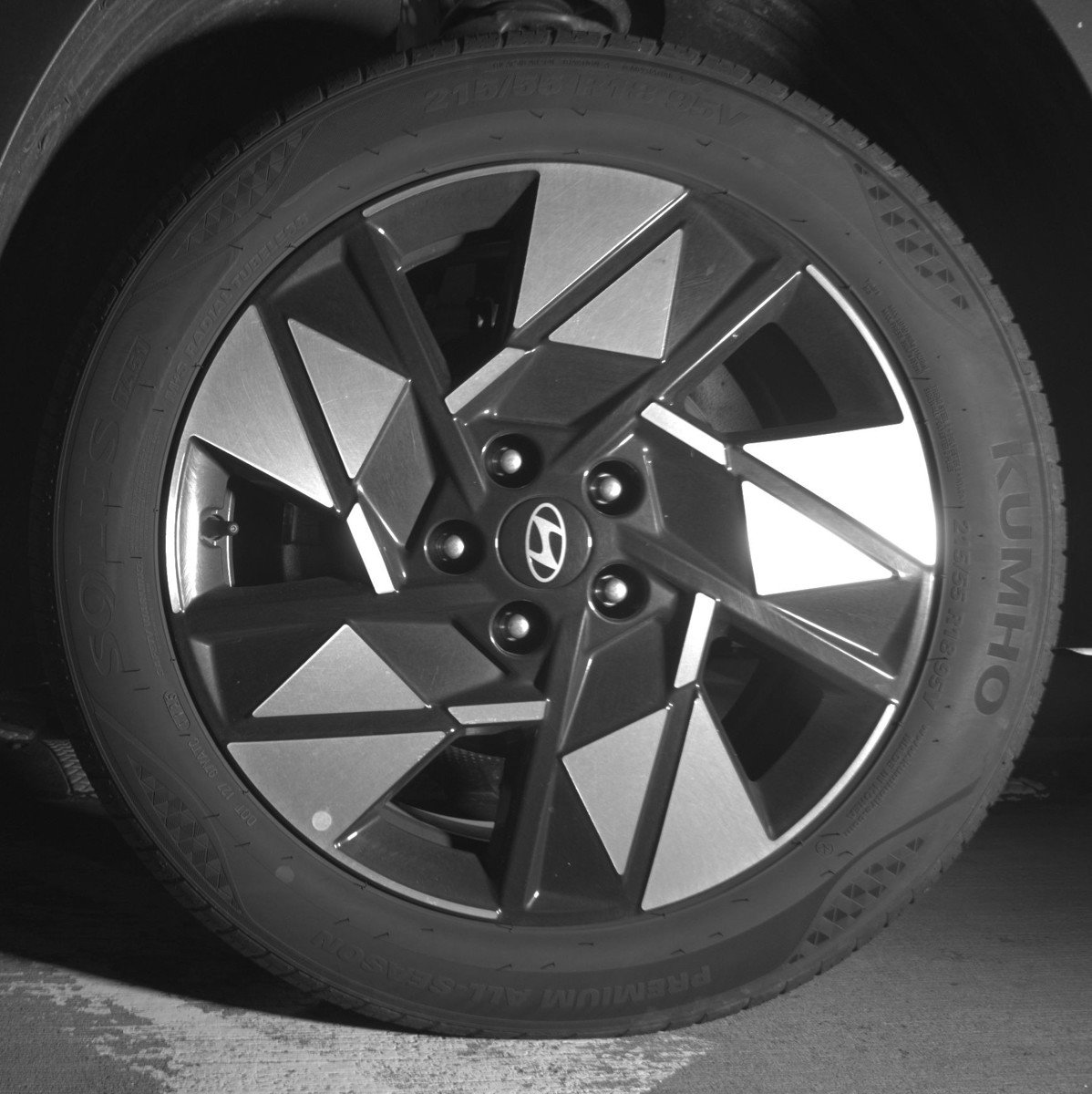 Used 2025 Hyundai Kona SEL image 12