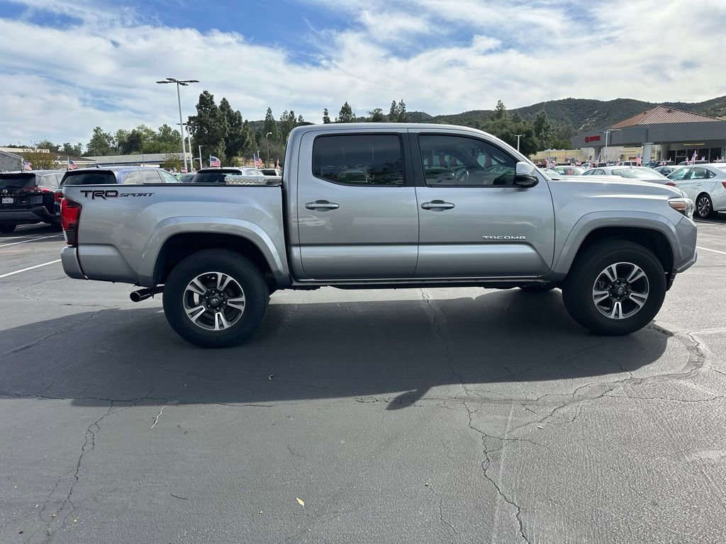 Used 2018 Toyota Tacoma TRD Sport w/ Technology Package image 5