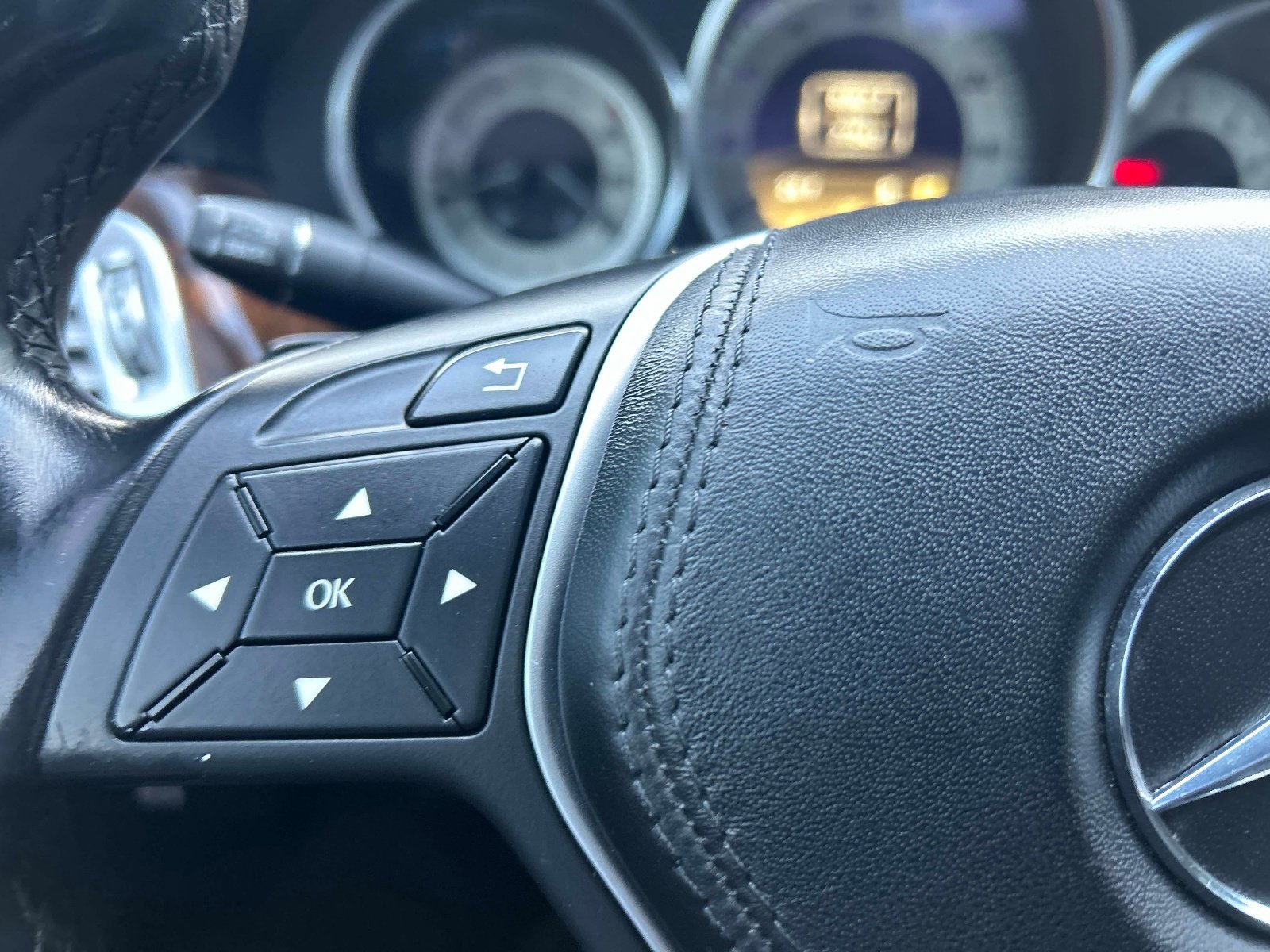 Used 2012 Mercedes-Benz CLS 550 4MATIC image 25