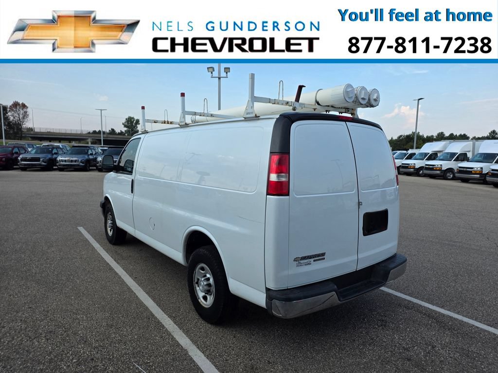 Used 2016 Chevrolet Express 3500 RWD image 4